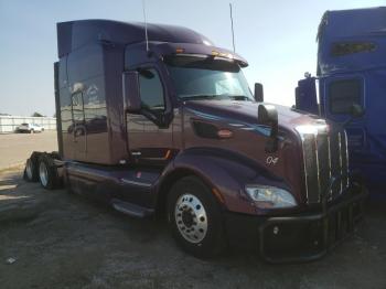  Salvage Peterbilt 579