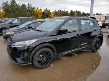  Salvage Nissan Kicks