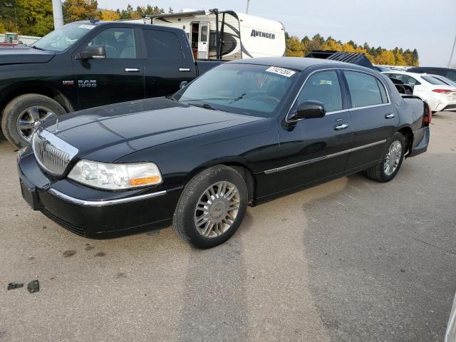  Salvage Lincoln Towncar