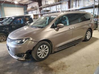  Salvage Chrysler Pacifica