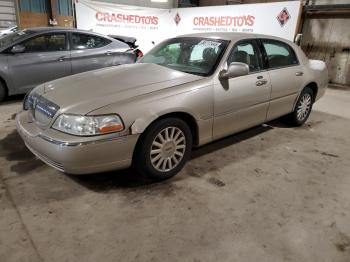  Salvage Lincoln Towncar