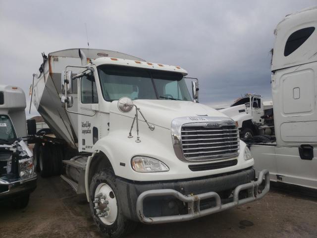  Salvage Freightliner Columbia 1