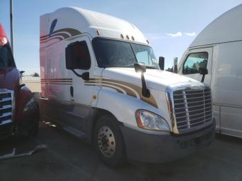  Salvage Freightliner Cascadia 1