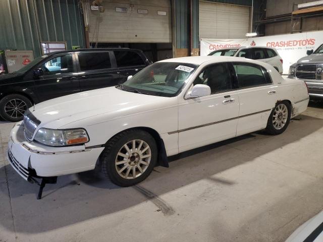  Salvage Lincoln Towncar