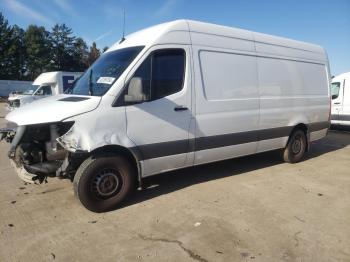  Salvage Mercedes-Benz Sprinter