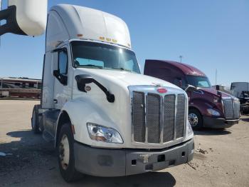  Salvage Peterbilt 579