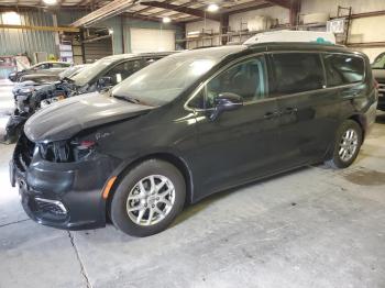  Salvage Chrysler Pacifica
