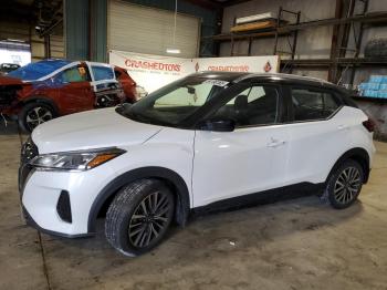 Salvage Nissan Kicks