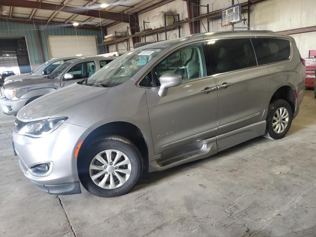  Salvage Chrysler Pacifica