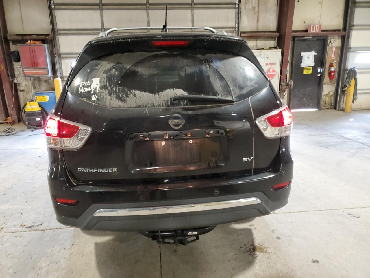 Nissan Pathfinder S Image 3