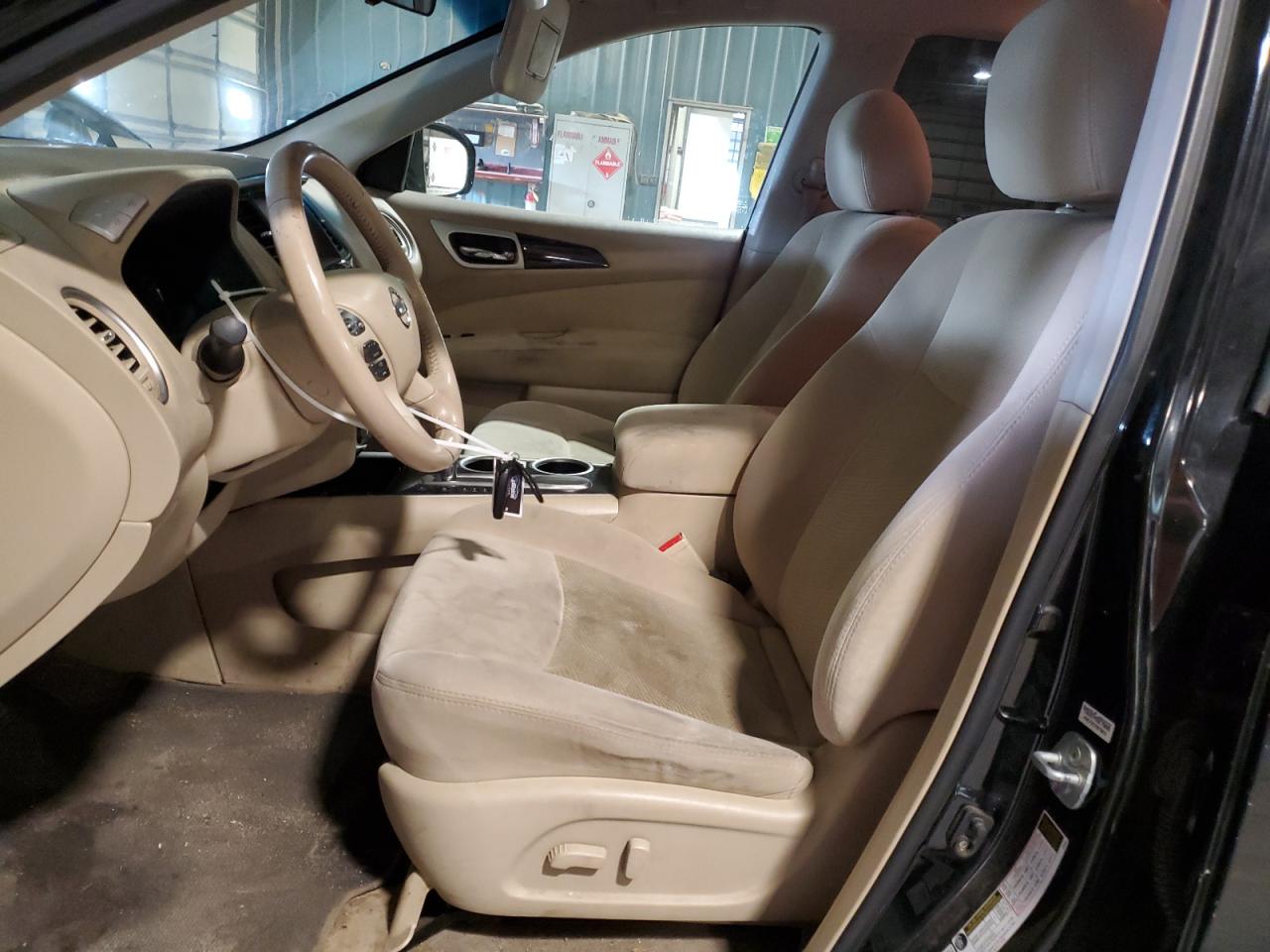 Nissan Pathfinder S Image 13