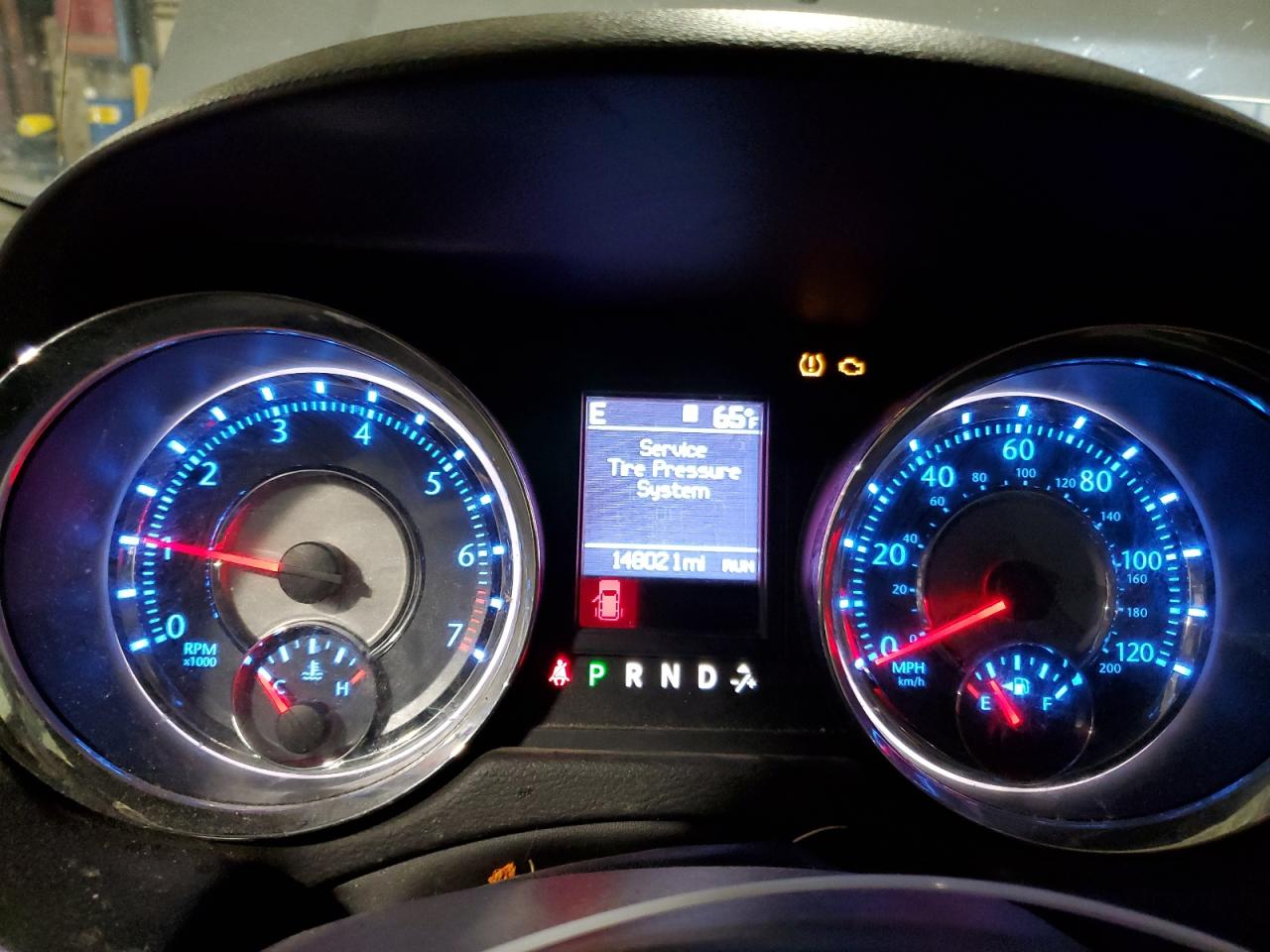 Chrysler Minivan Touring L Image 6