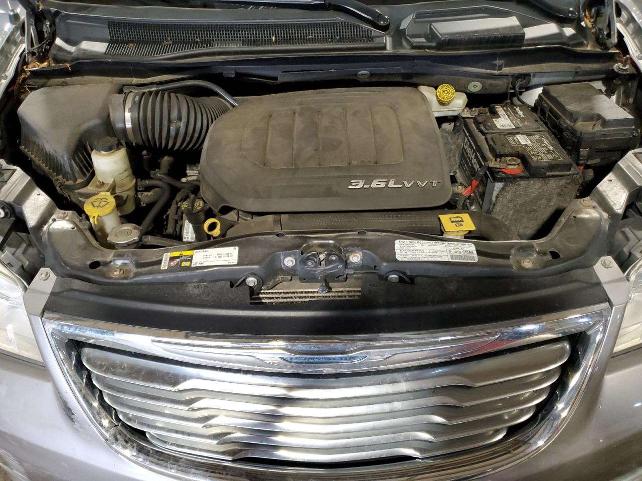 Chrysler Minivan Touring L Image 11