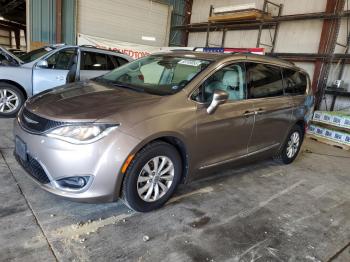  Salvage Chrysler Pacifica