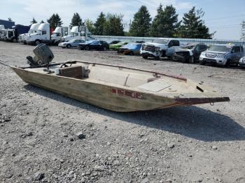  Salvage Alumacraft Boat