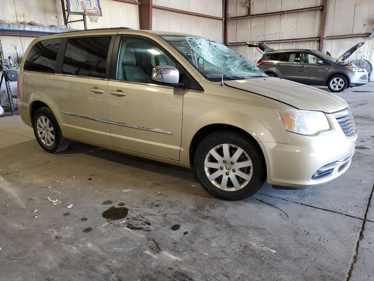 Chrysler Minivan Touring L Image 10