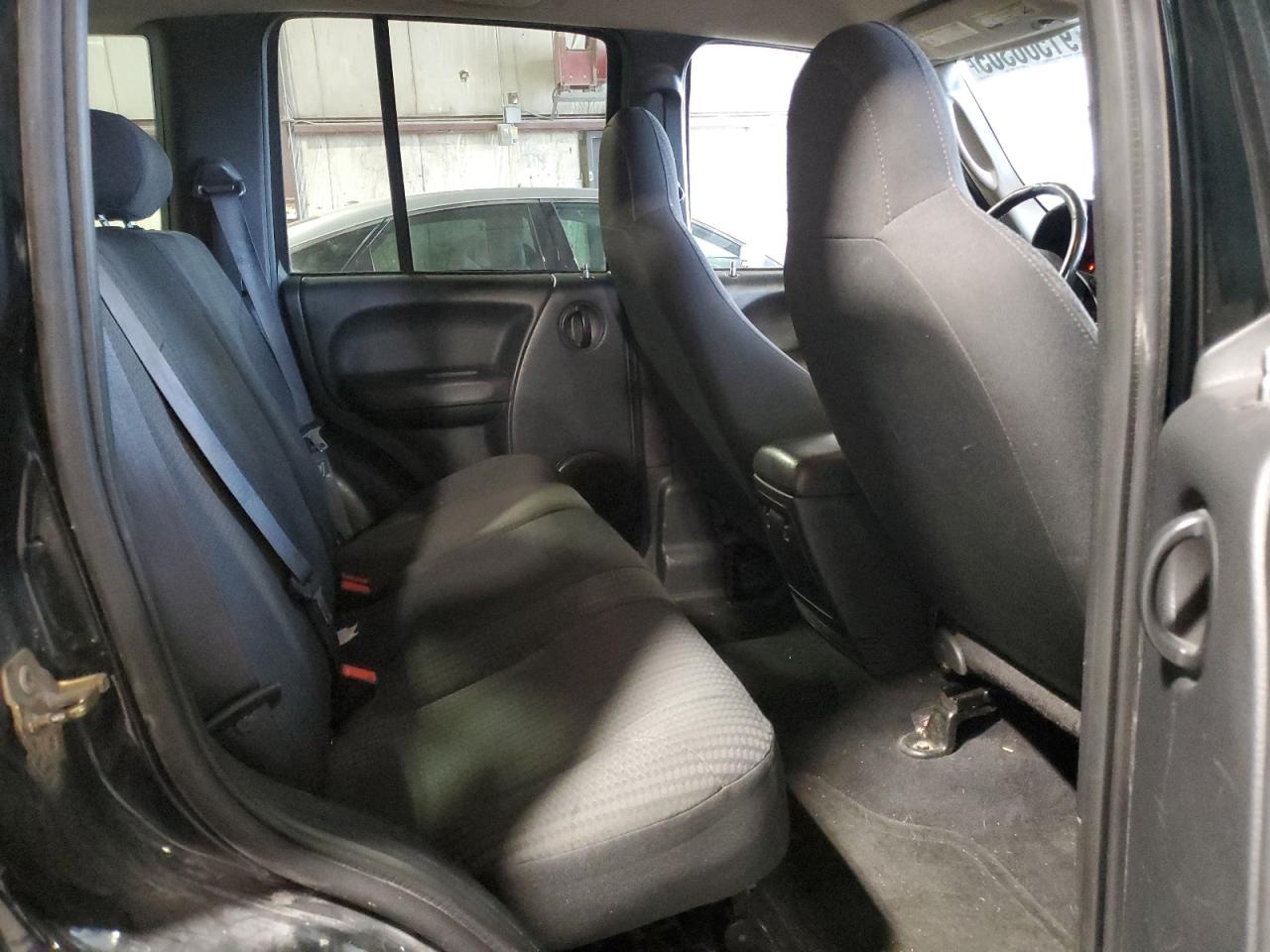 Jeep Liberty Sport Image 11