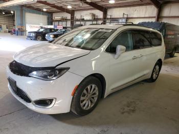  Salvage Chrysler Pacifica