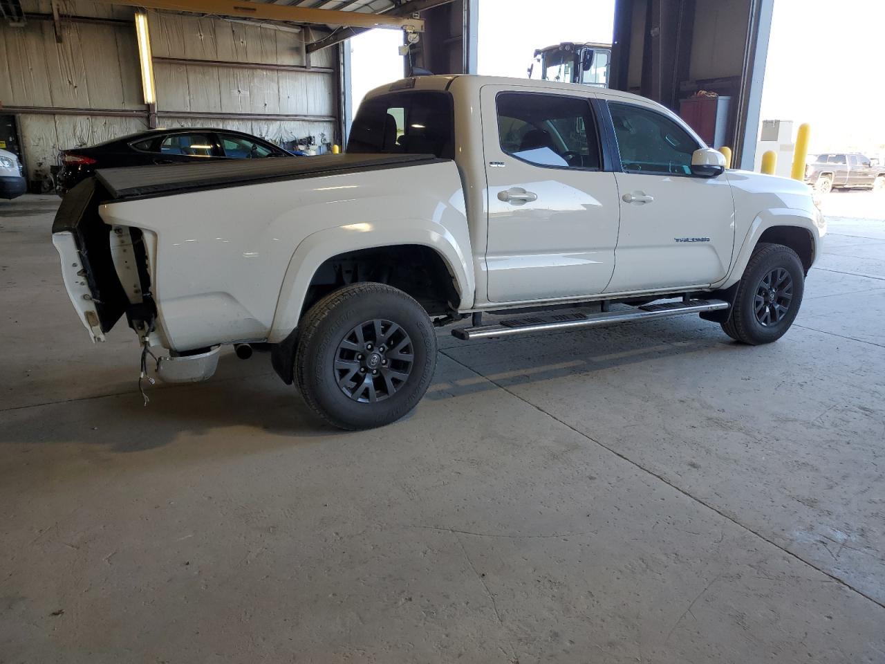Toyota Tacoma Double Cab Image 2
