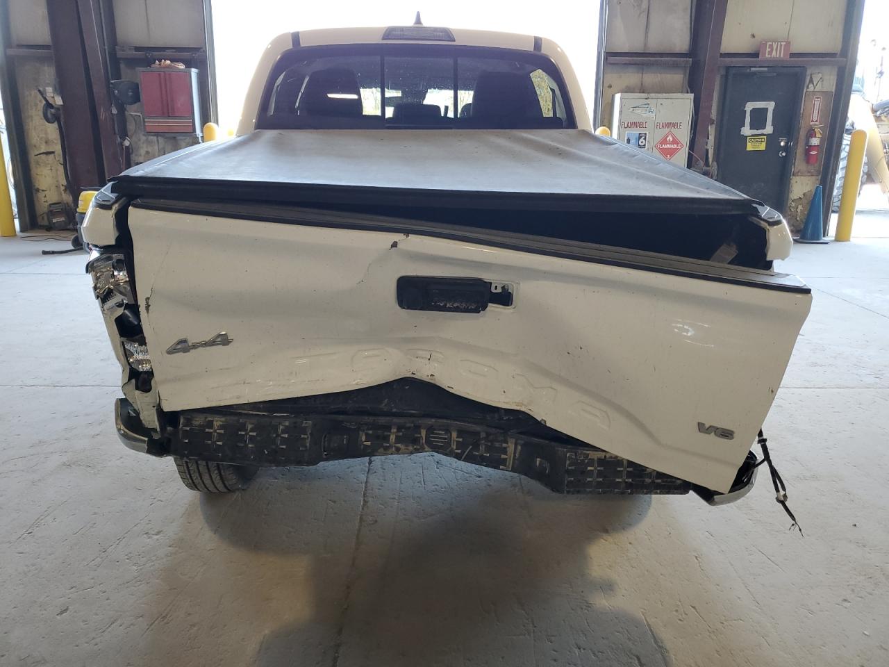 Toyota Tacoma Double Cab Image 5