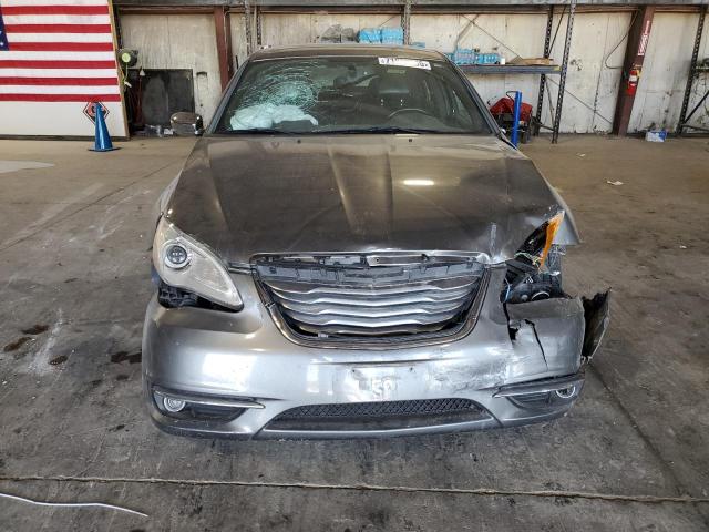 Chrysler 200 Limited Image 9