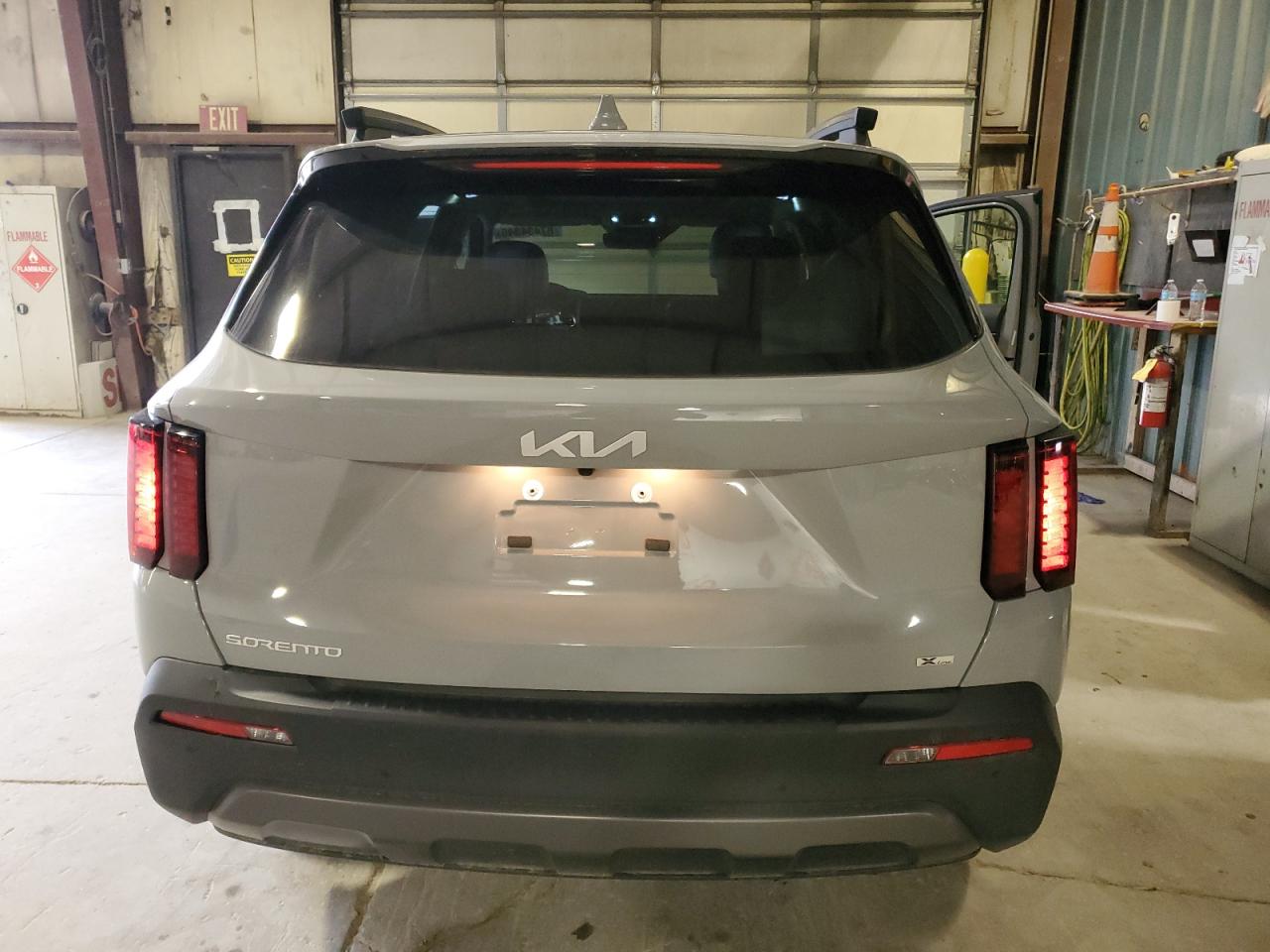 Kia Sorento S Image 13