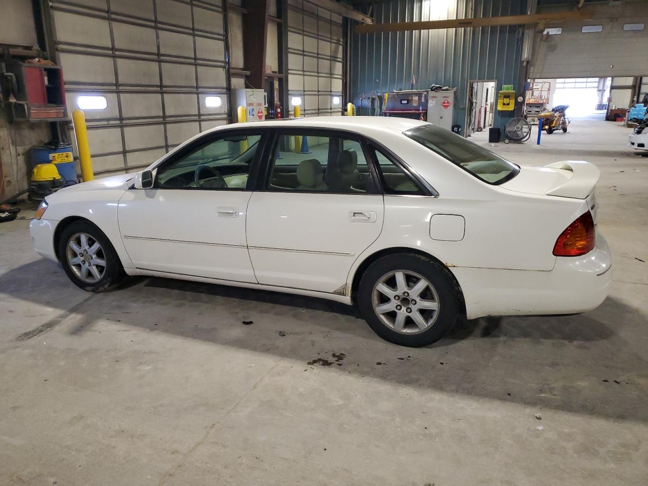 Toyota Avalon Xl Image 2