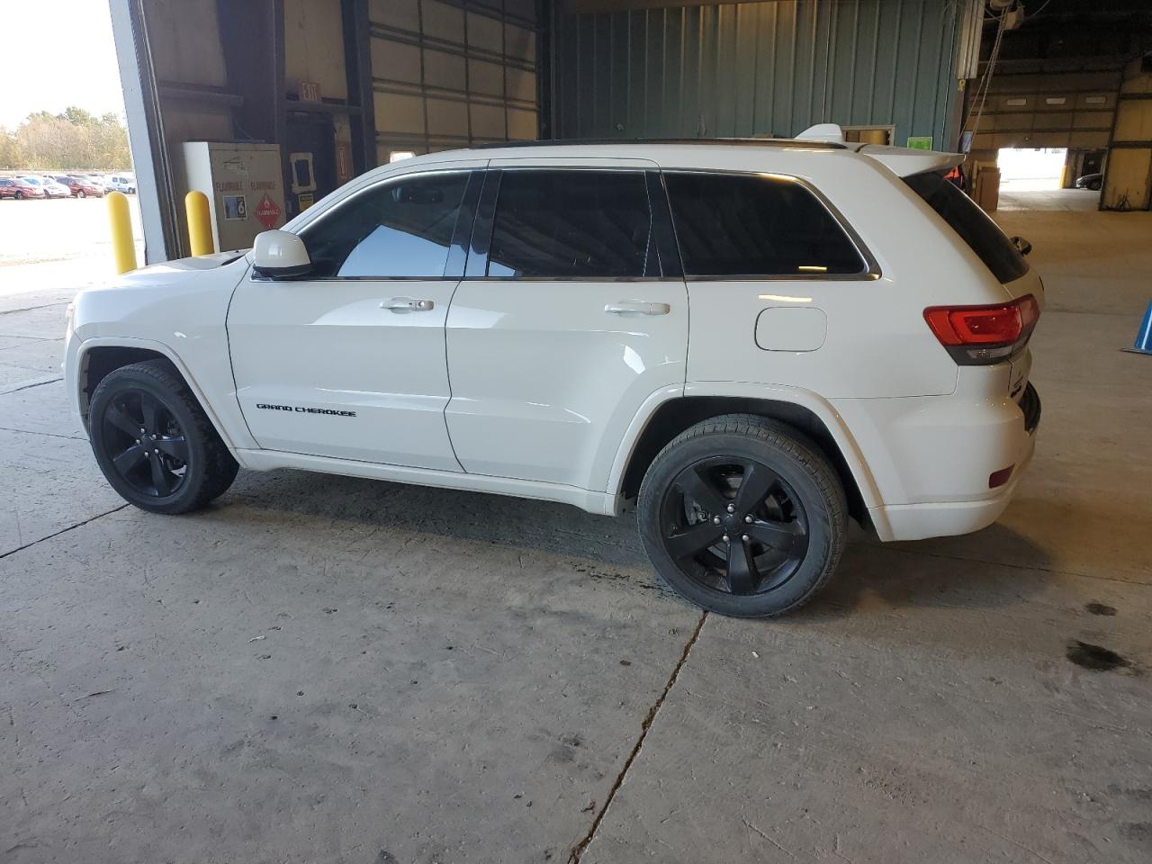 Jeep Grand Cherokee Laredo Image 9