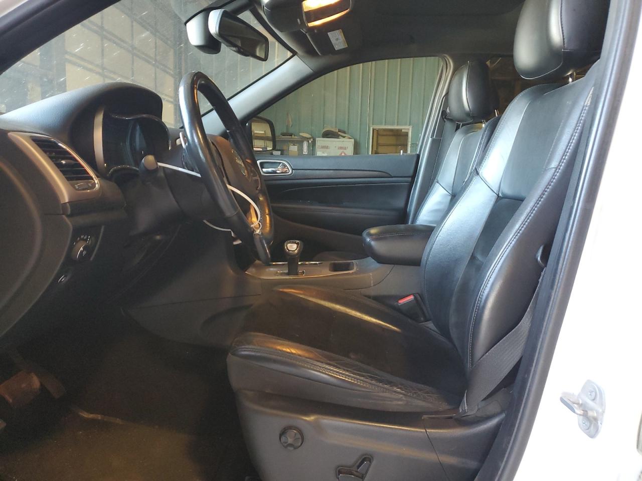 Jeep Grand Cherokee Laredo Image 11