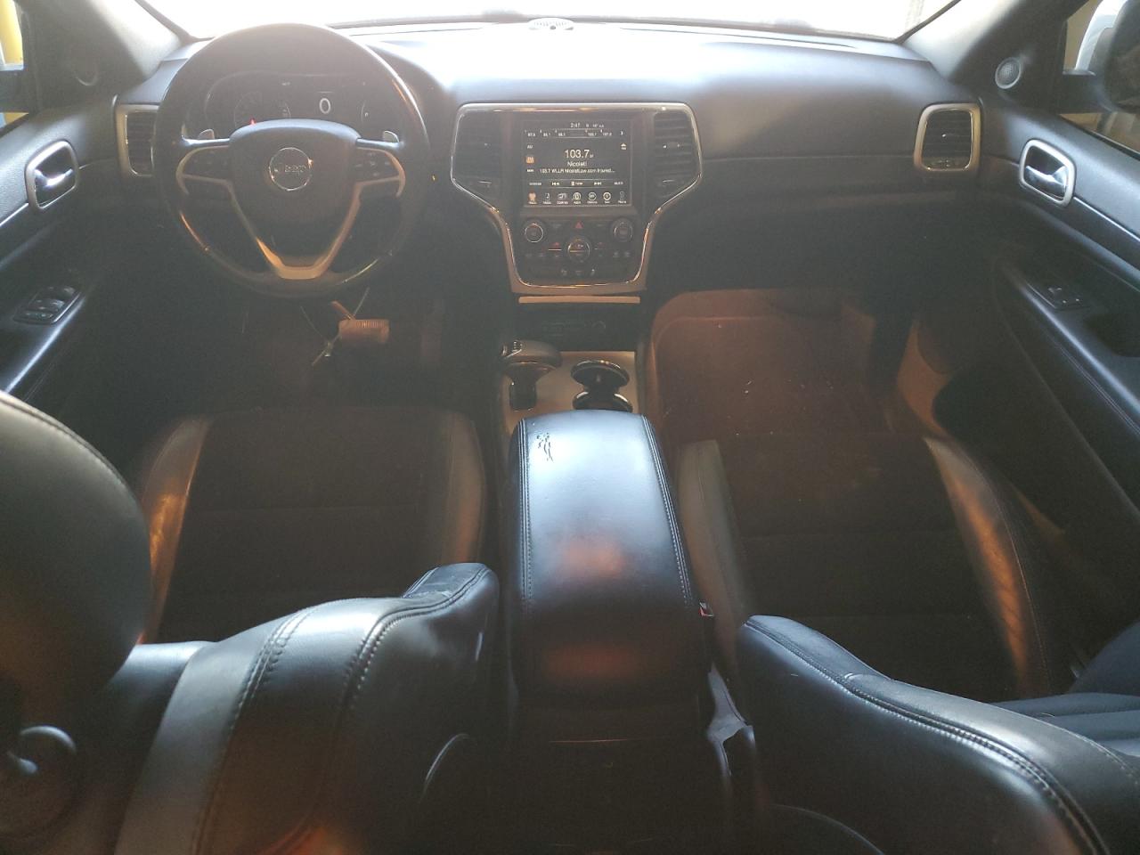 Jeep Grand Cherokee Laredo Image 12