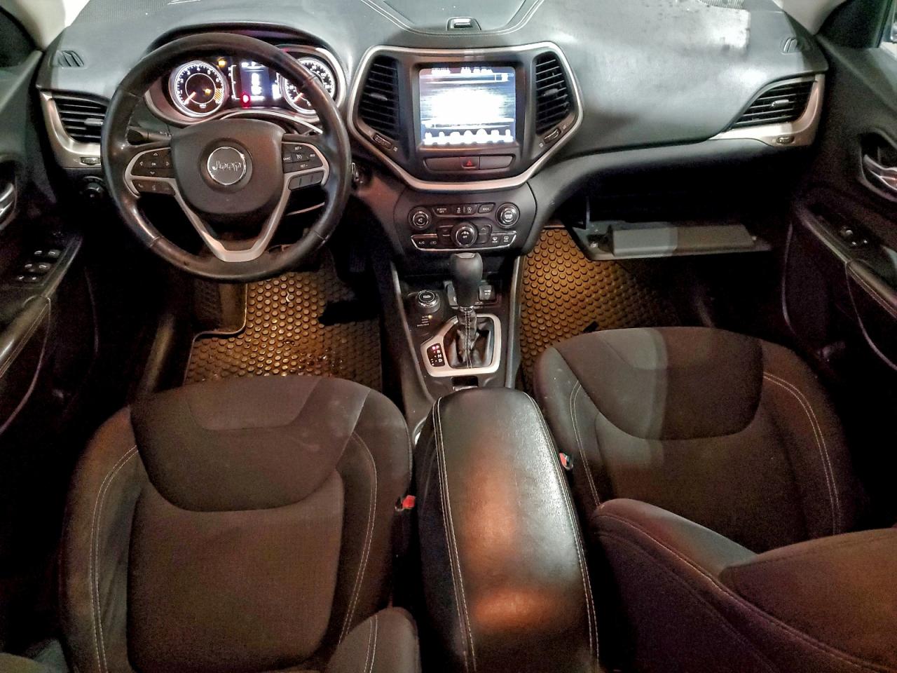 Jeep Grand Cherokee Latitude Image 8