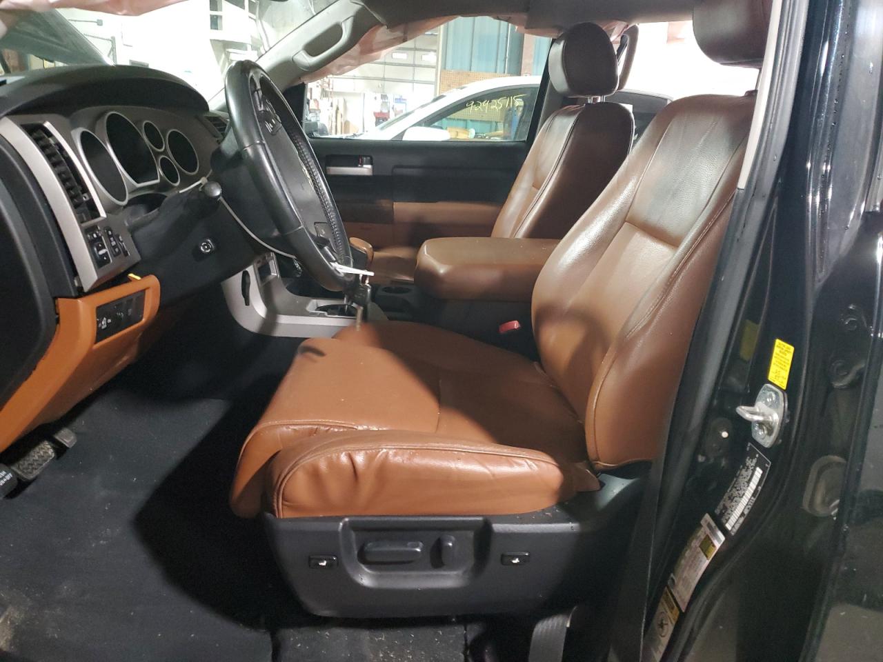 Toyota Tundra Crewmax Limited Image 6