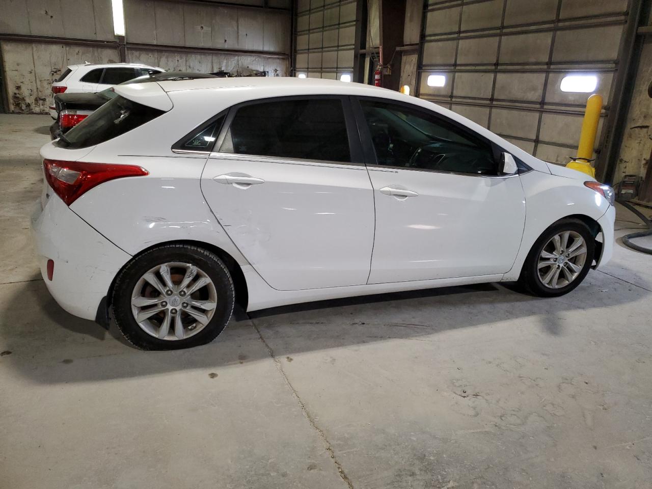 Hyundai ELANTRA Image 5