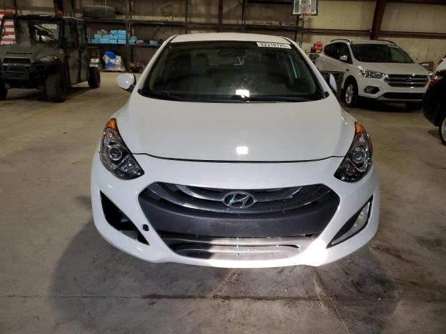 Hyundai ELANTRA Image 12