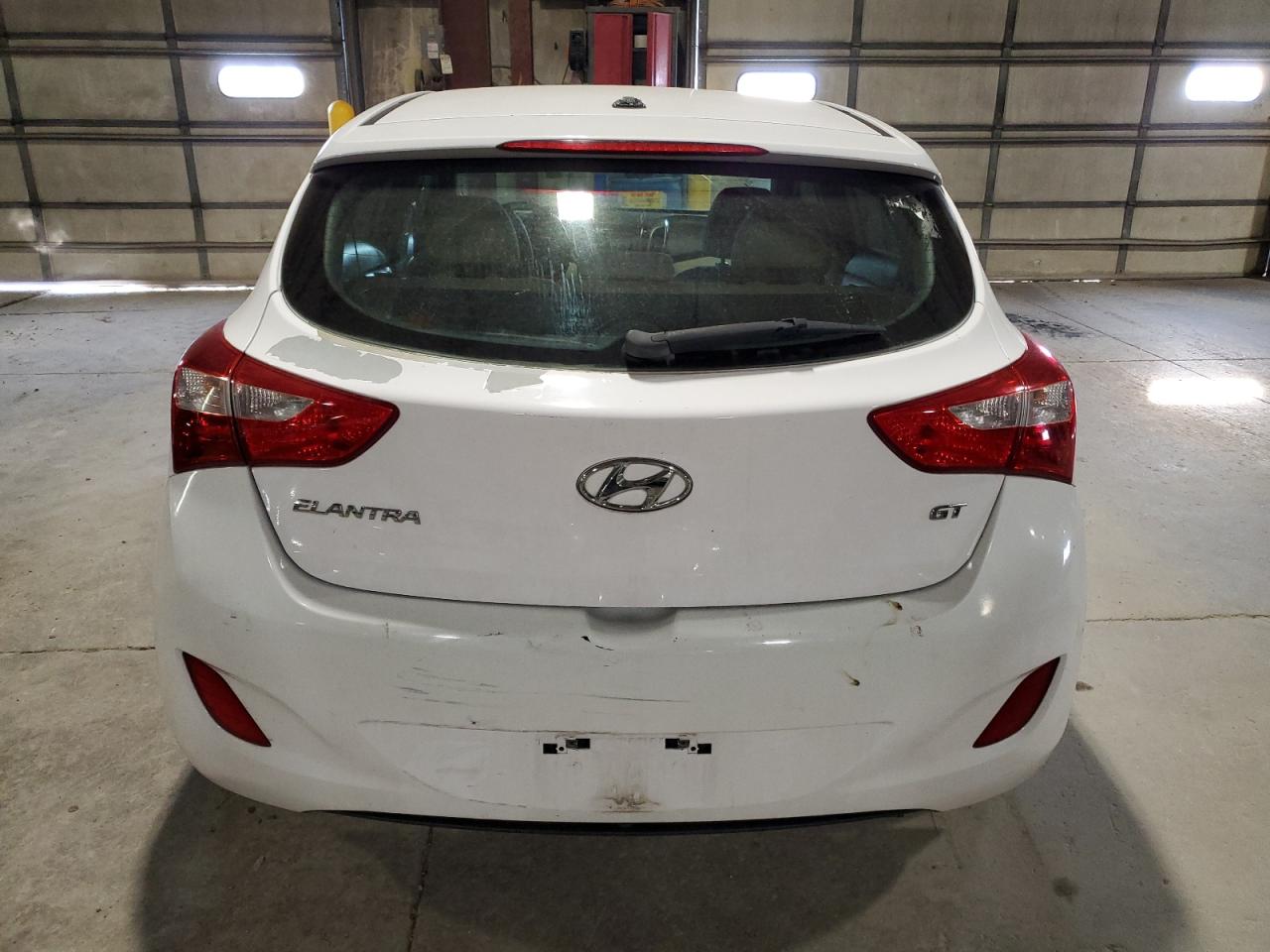 Hyundai ELANTRA Image 3