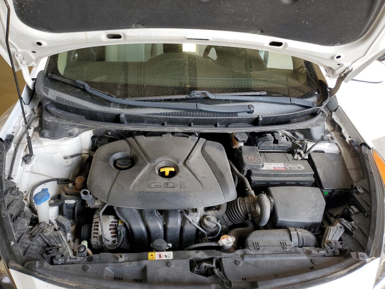 Hyundai ELANTRA Image 8