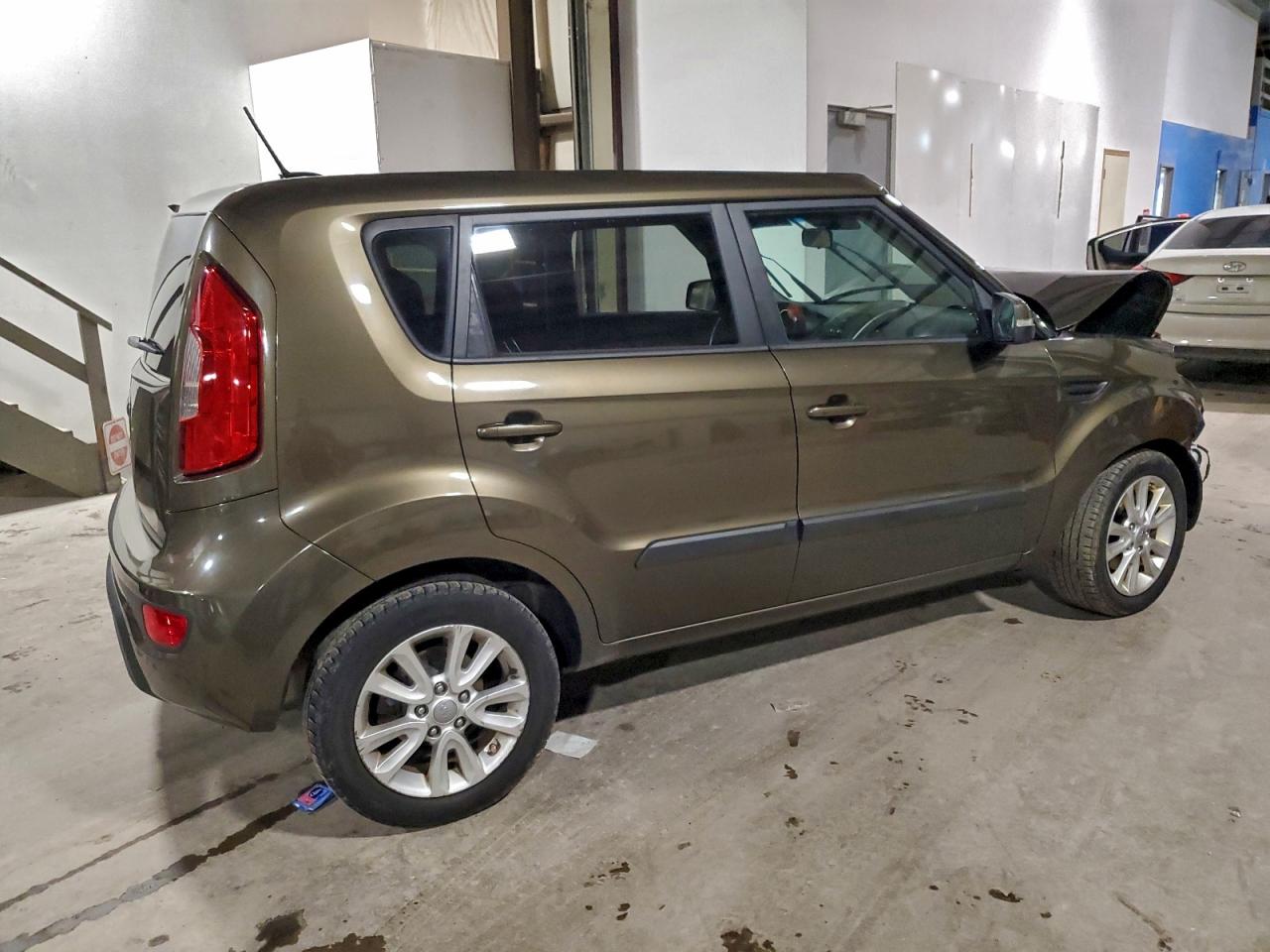 Kia Soul + Image 10