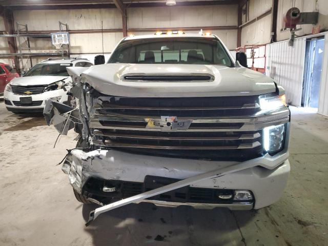Chevrolet Silverado K3500 High Country Image 2