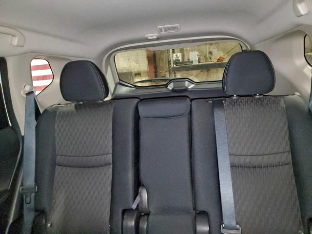 Nissan Rogue S Image 3