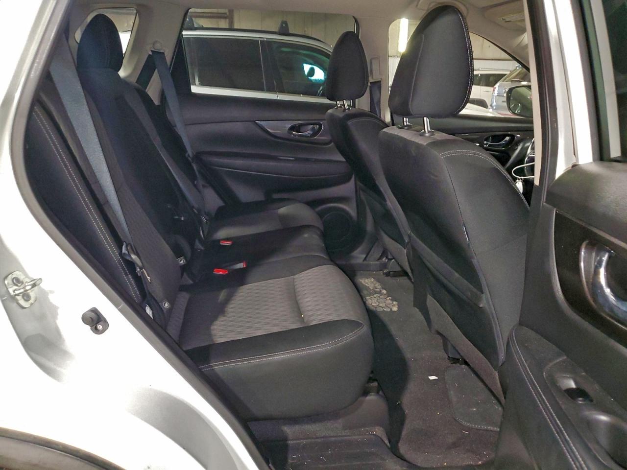 Nissan Rogue S Image 8