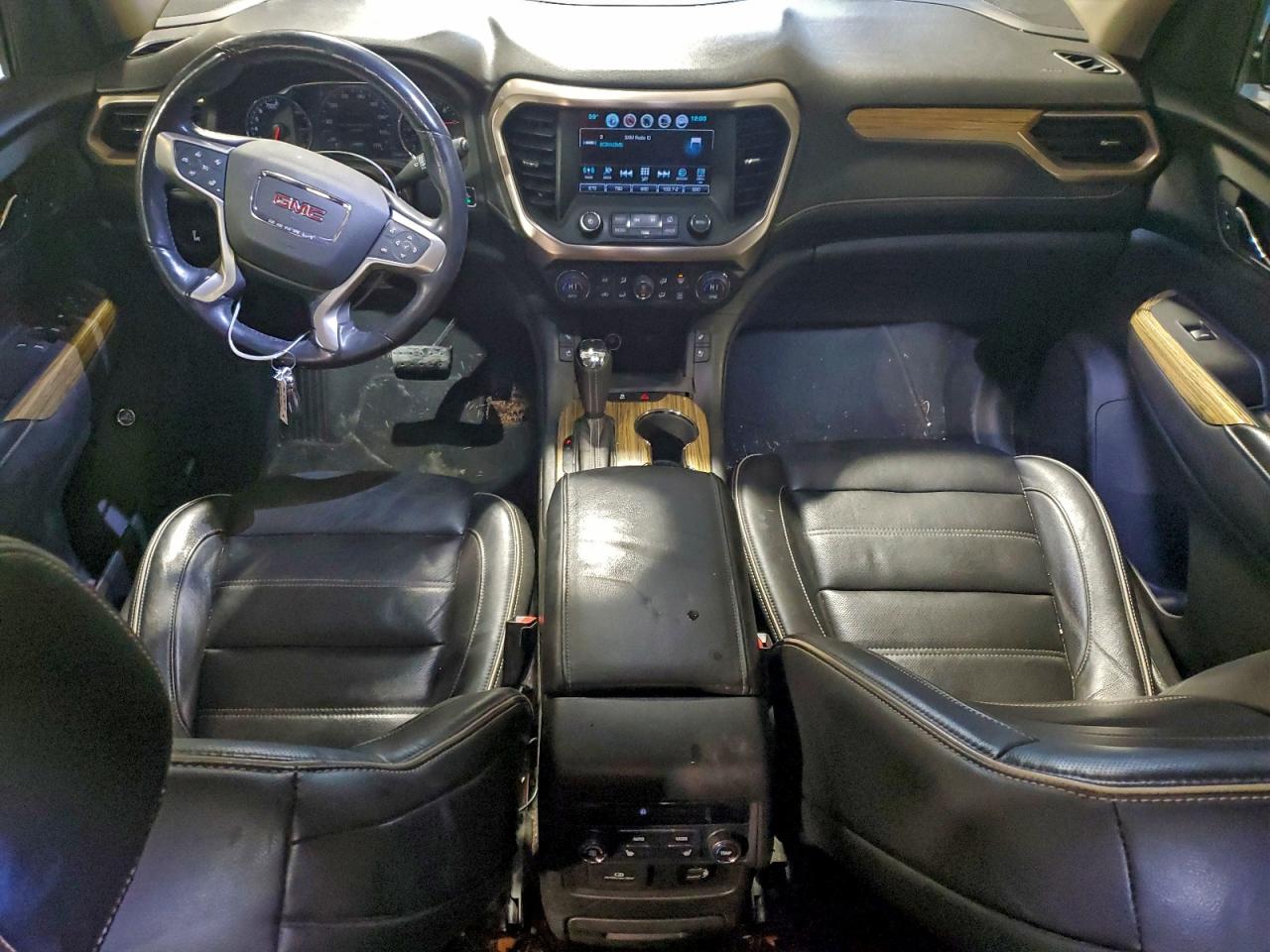 GMC Acadia Denali Image 2