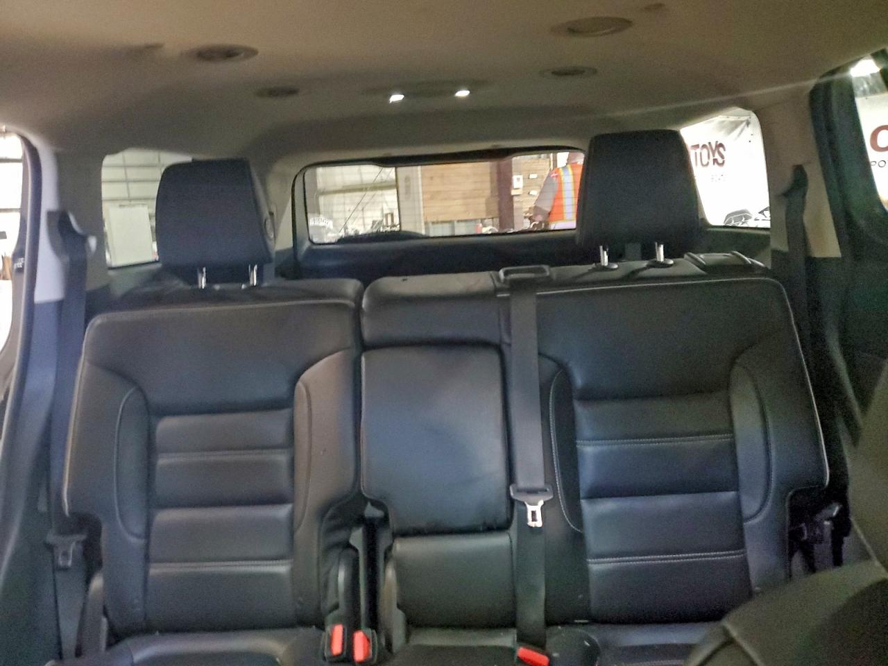 GMC Acadia Denali Image 11