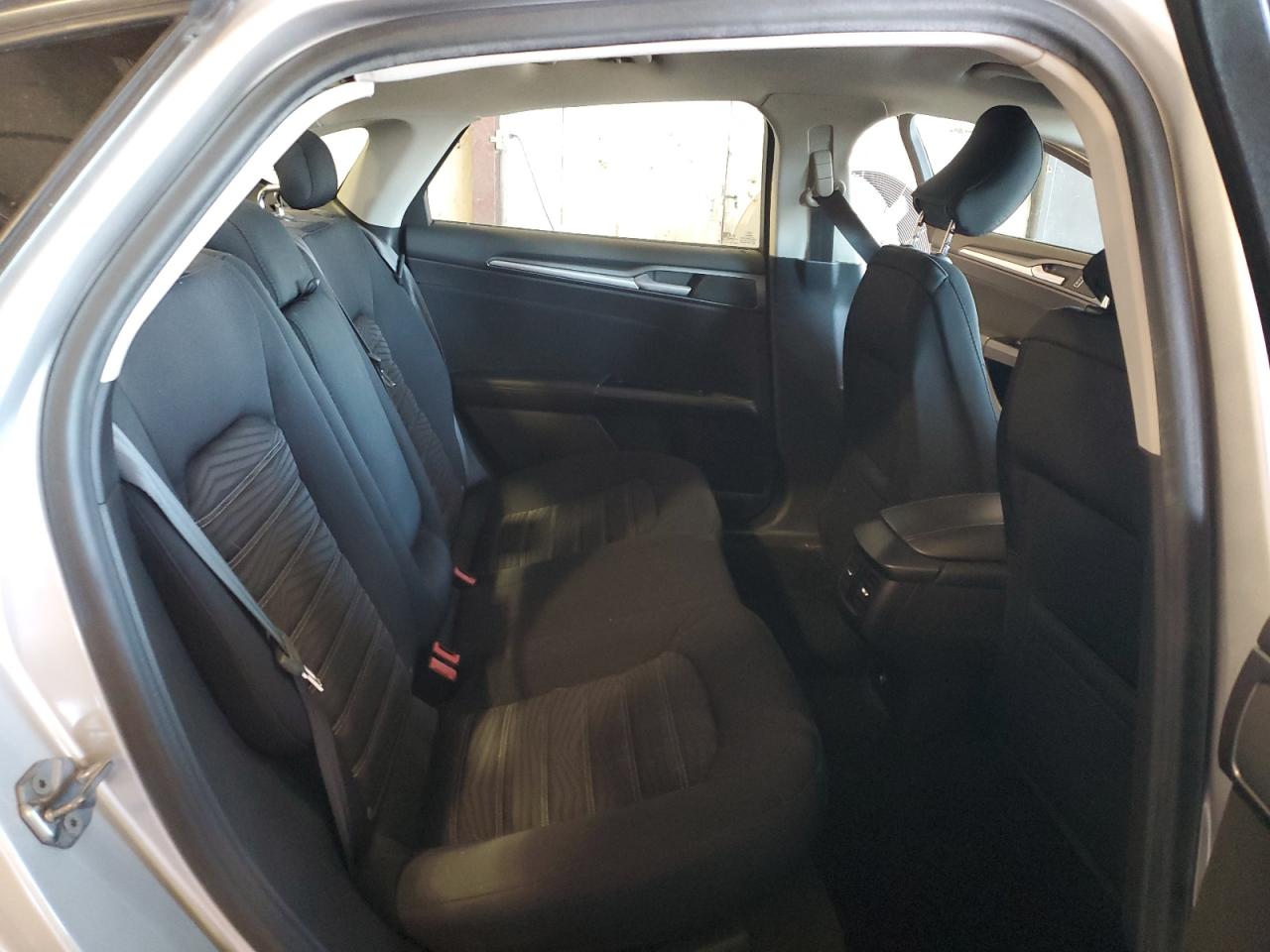 Ford Fusion Se Image 9