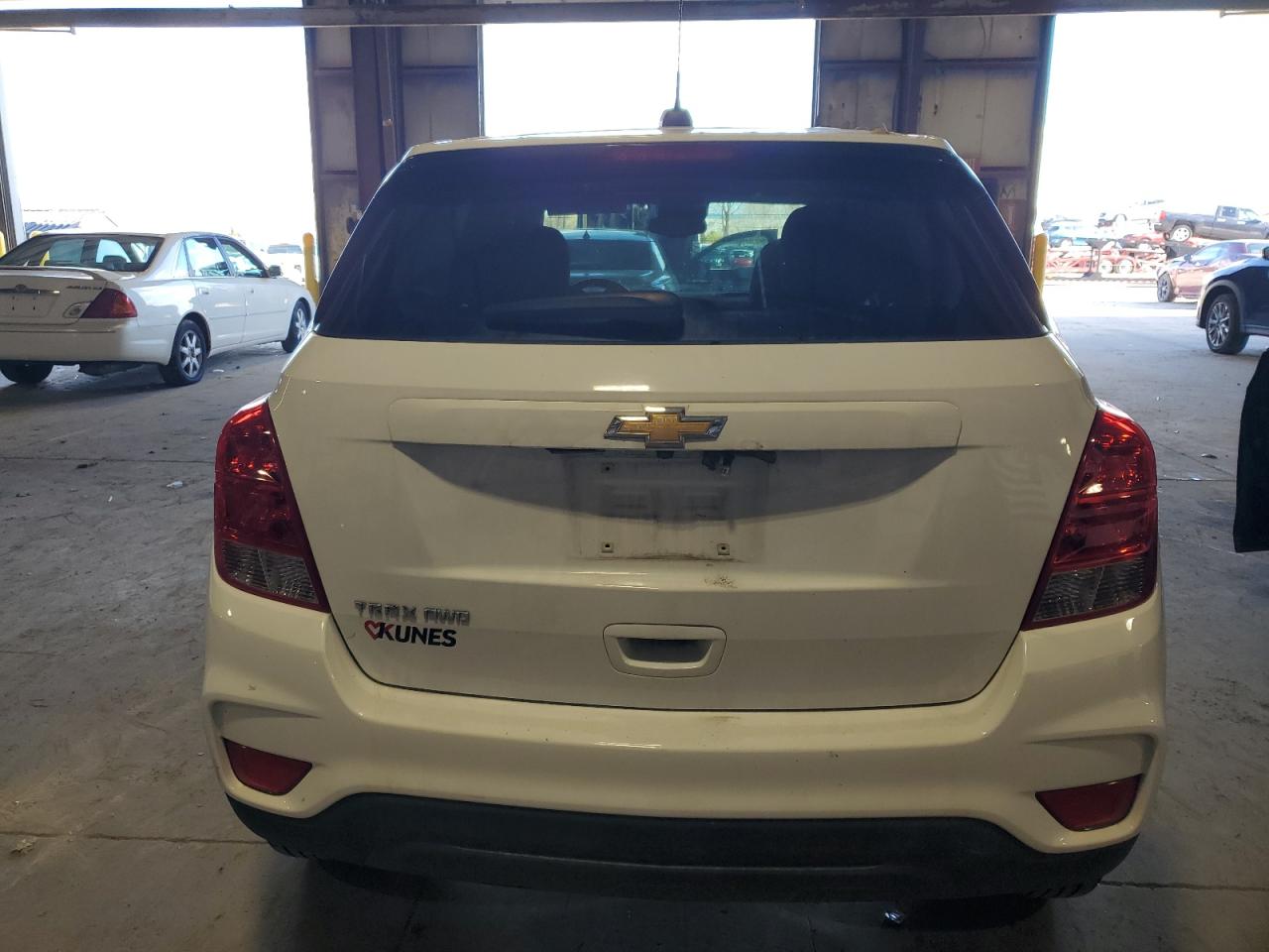 Chevrolet Trax Ls Image 3