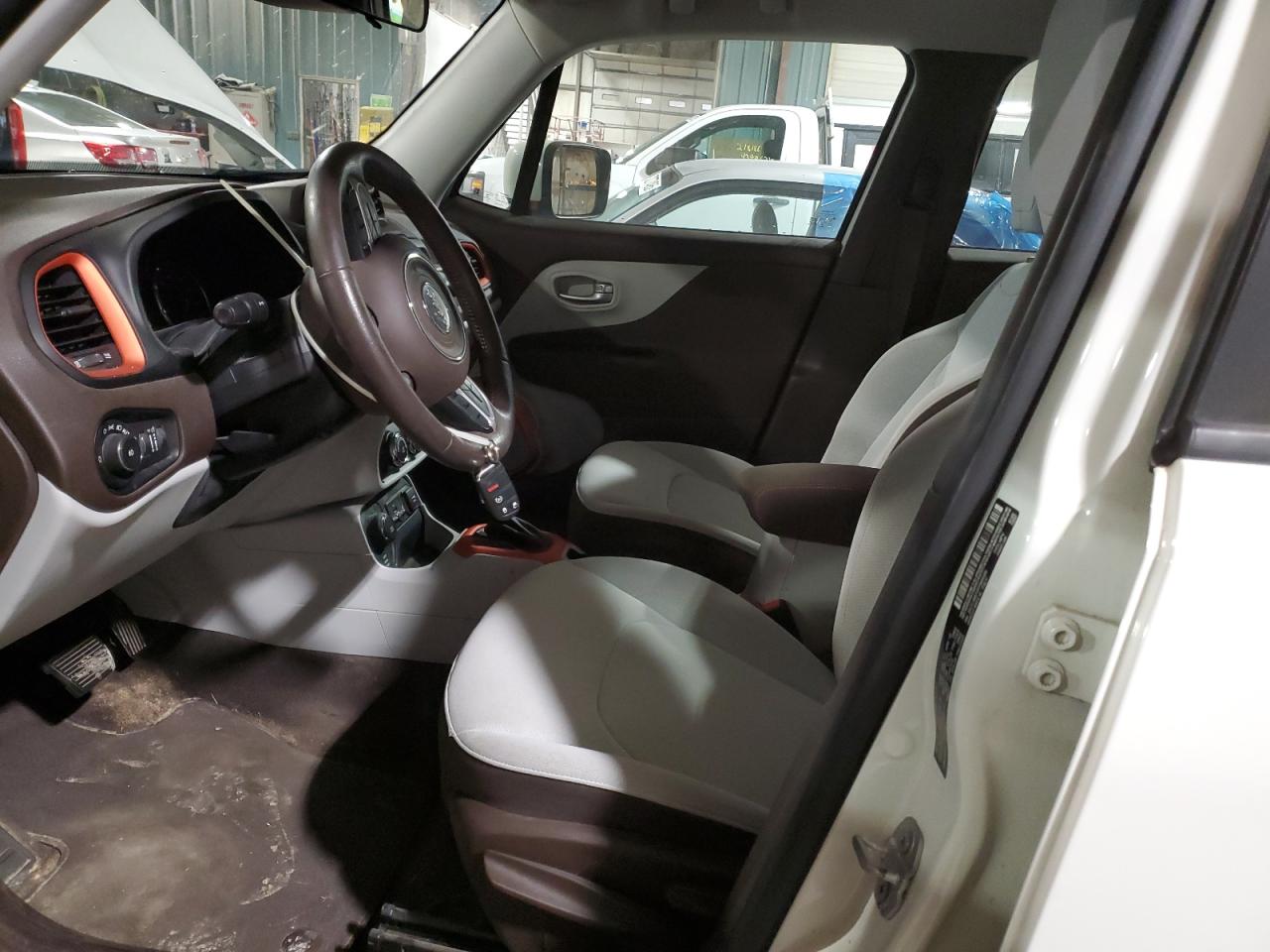 Jeep Renegade Latitude Image 13