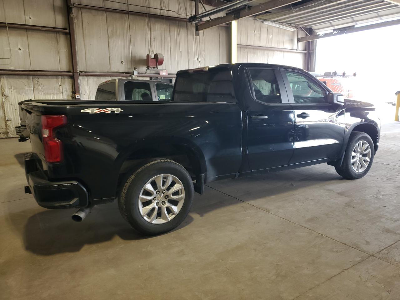 Chevrolet Silverado K1500 Custom Image 11