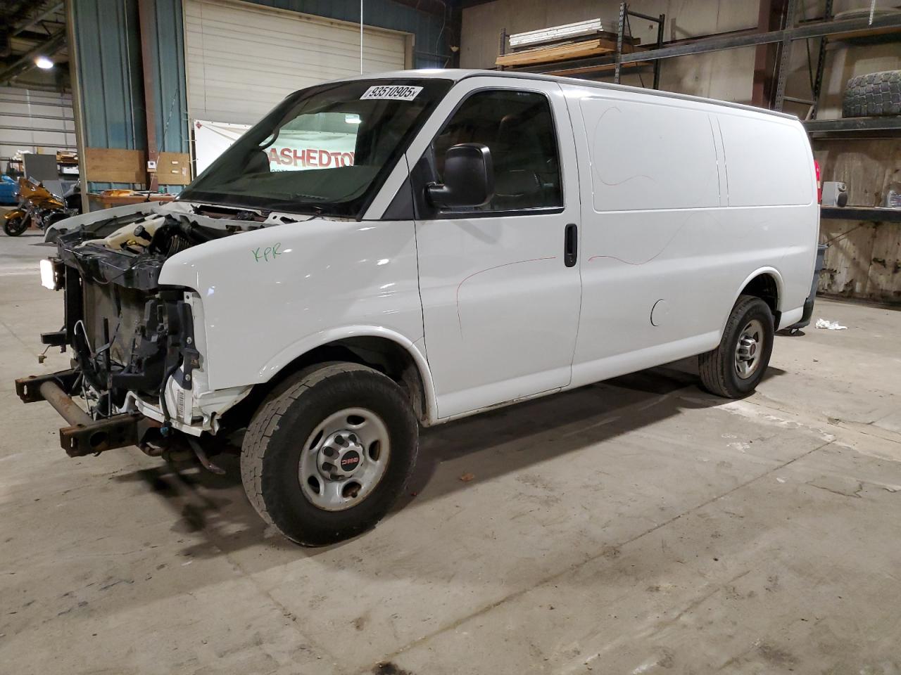 GMC Savana G3500 Image 1