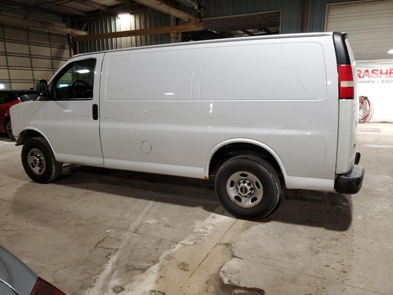 GMC Savana G3500 Image 4