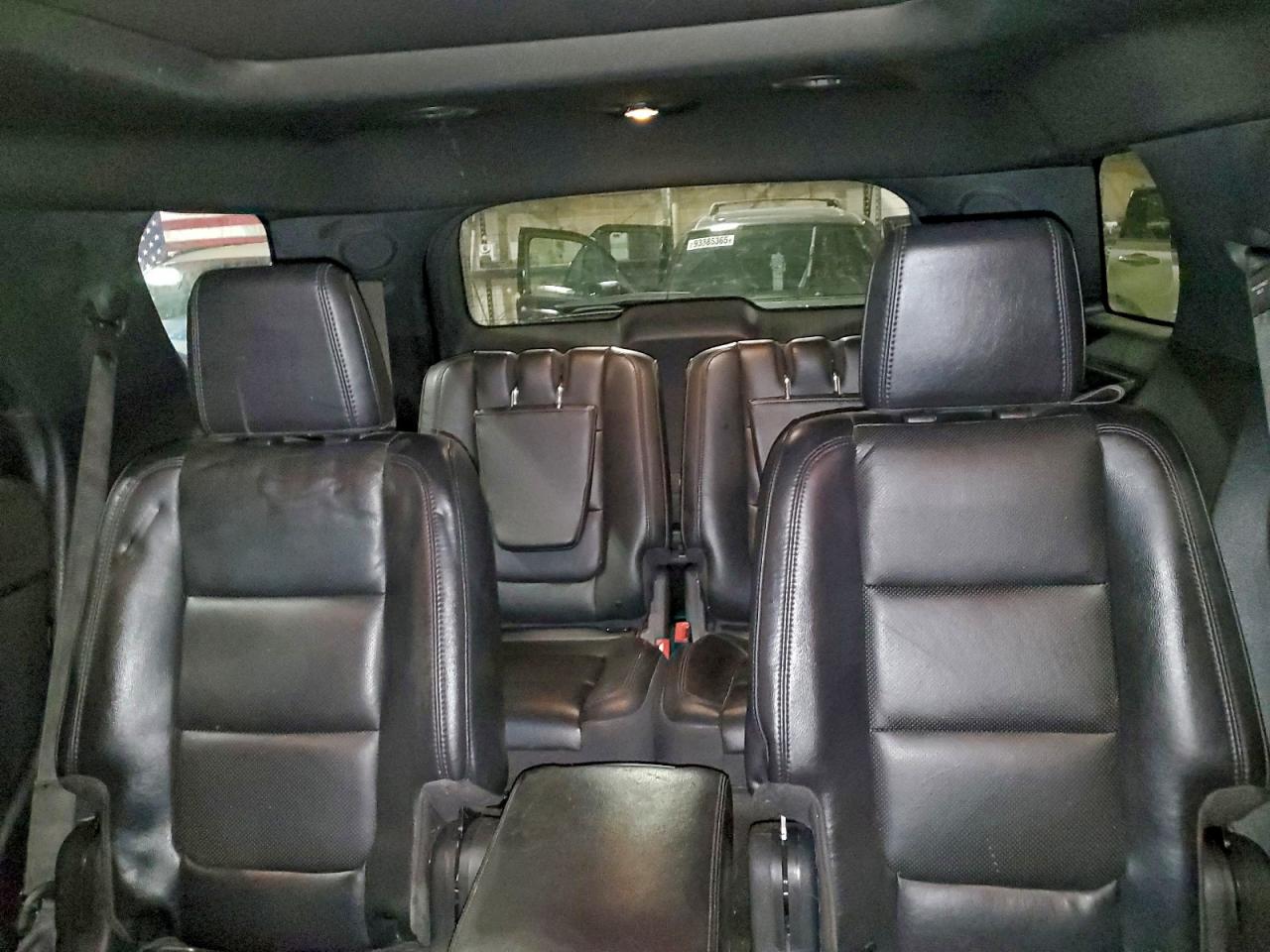 Ford Explorer Limited Image 5