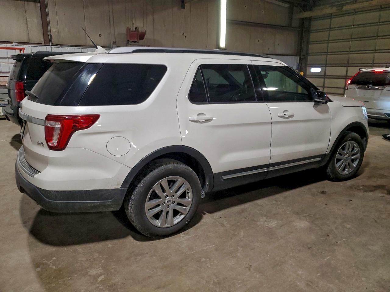 Ford Explorer Xlt Image 11